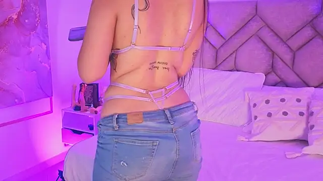 Isa Roses online show from 07-16-26, 06:25