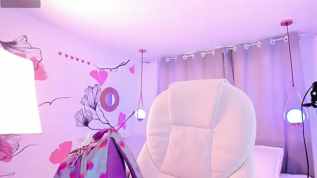 Chanel Cruzz online show from 07-19-26, 10:35