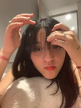 Snapshot of ruemi_rose chatting on 07-19-26, 05:22 ruemi rose online show from 07-19-26, 05:22
