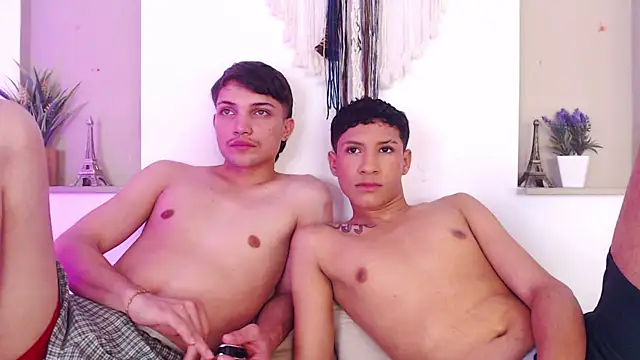 Snapshot of twin_heat chatting on 07-27-26, 09:44 twin heat online show from 07-27-26, 09:44