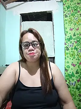 Snapshot of rowena_123 chatting on 07-27-26, 12:12 rowena 123 online show from 07-27-26, 12:12