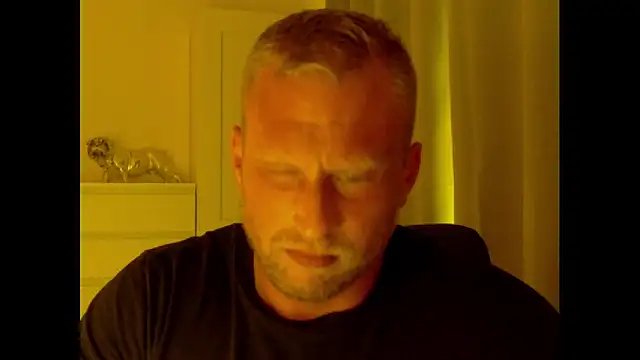 Snapshot of FitMarci chatting on 07-11-26, 06:54 FitMarci online show from 07-11-26, 06:54