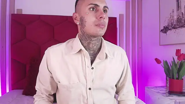 Snapshot of Liam_Ink chatting on 07-16-26, 12:33 Liam Ink online show from 07-16-26, 12:33