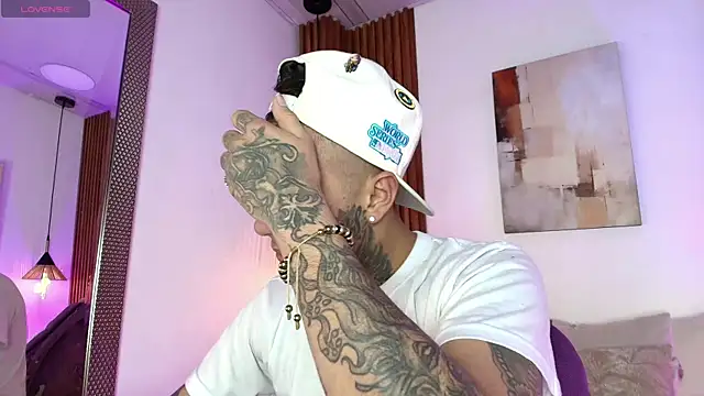 Snapshot of Liam_Ink chatting on 07-28-26, 12:23 Liam Ink online show from 07-28-26, 12:23