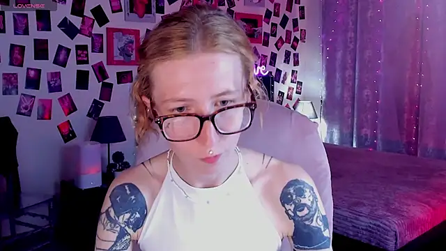 Snapshot of TerriaReed chatting on 07-31-26, 04:06 TerriaReed online show from 07-31-26, 04:06