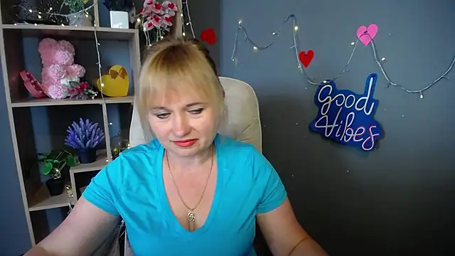 KiraSmiling online show from 07-26-26, 06:21