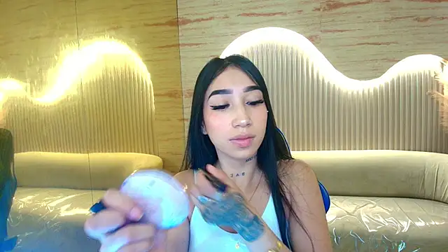 Snapshot of Chloe__r chatting on 07-21-26, 12:51 Chloe r online show from 07-21-26, 12:51