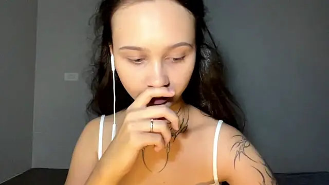 MayraLucarelli online show from 07-14-26, 10:21