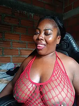 Snapshot of nanis_13 chatting on 07-19-26, 02:32 nanis 13 online show from 07-19-26, 02:32