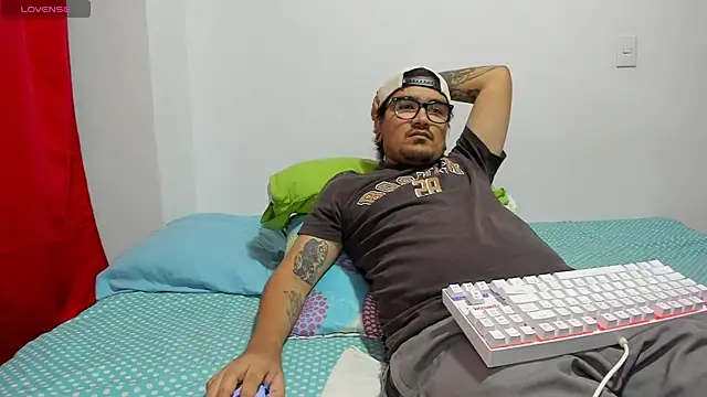 Axel hornyy online show from 07-15-26, 05:23