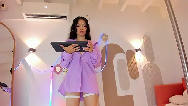 Snapshot of Sweet_Valentine_1 chatting on 07-28-26, 07:39 Sweet Valentine 1 online show from 07-28-26, 07:39