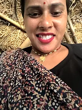 Snapshot of maneesha_10 chatting on 07-19-26, 05:44 maneesha 10 online show from 07-19-26, 05:44
