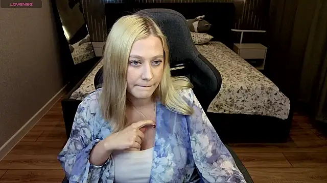 AmeliaxCandy online show from 07-28-26, 12:48