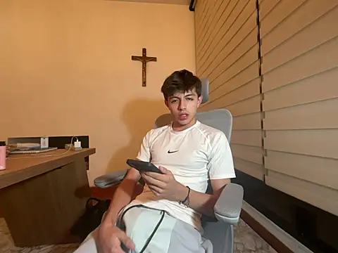 ItsJuanLuxxOficial online show from 07-30-26, 01:26