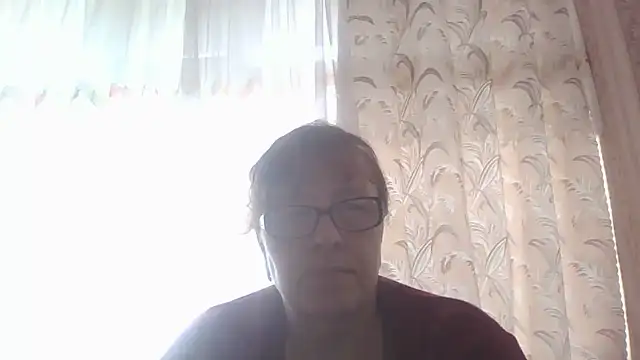 Snapshot of Nastenka01 chatting on 07-12-26, 10:28 Nastenka01 online show from 07-12-26, 10:28