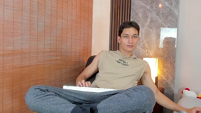 Snapshot of Jimmy_gatt chatting on 07-28-26, 12:48 Jimmy gatt online show from 07-28-26, 12:48