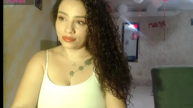 Snapshot of zoee_ee chatting on 07-26-26, 06:21 zoee ee online show from 07-26-26, 06:21