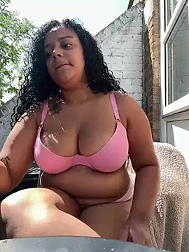 Snapshot of goldenevny chatting on 07-29-26, 01:42 goldenevny online show from 07-29-26, 01:42