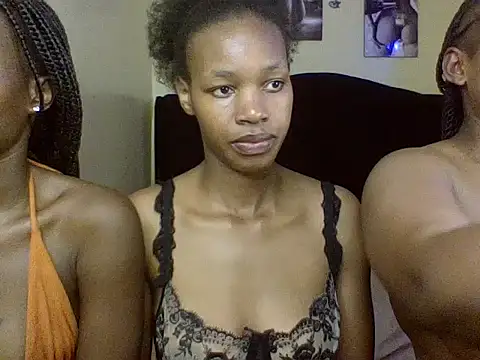 Snapshot of Brown_dolly chatting on 07-18-26, 03:49 Brown dolly online show from 07-18-26, 03:49