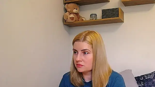 alisenties online show from 04-23-26, 02:41