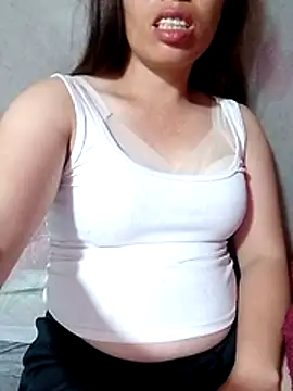 Snapshot of Tu-quyen chatting on 07-26-26, 07:32 Tu-quyen online show from 07-26-26, 07:32