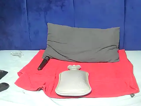 Snapshot of Serafyynxo chatting on 07-23-26, 06:28 Serafyynxo online show from 07-23-26, 06:28