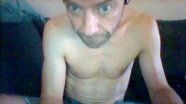 Snapshot of Cubinho79_b chatting on 07-17-26, 01:23 Cubinho79 b online show from 07-17-26, 01:23