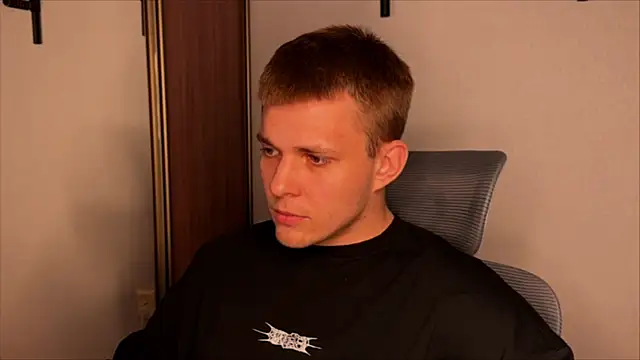 Snapshot of Nikclak chatting on 07-21-26, 01:46 Nikclak online show from 07-21-26, 01:46