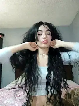 Snapshot of laura_mon chatting on 08-05-26, 02:47 laura mon online show from 08-05-26, 02:47