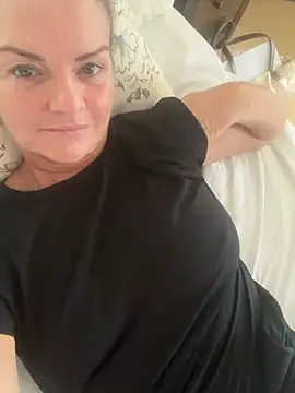 Snapshot of Holly-BlondeMILF44 chatting on 07-23-26, 09:07 Holly-BlondeMILF44 online show from 07-23-26, 09:07