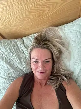 Snapshot of Holly-BlondeMILF44 chatting on 08-02-26, 08:02 Holly-BlondeMILF44 online show from 08-02-26, 08:02