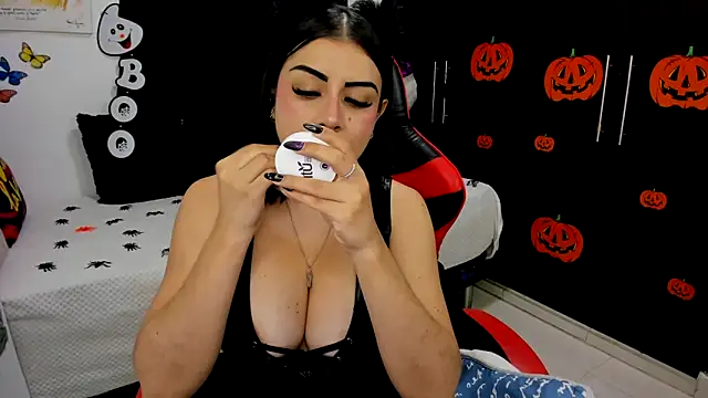 Snapshot of lucy007_ chatting on 10-31-25, 02:23 lucy007 online show from 10-31-25, 02:23