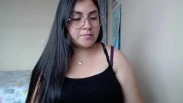 Snapshot of Alejaa_33 chatting on 07-15-26, 06:57 Alejaa 33 online show from 07-15-26, 06:57