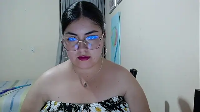 Snapshot of Alejaa_33 chatting on 07-20-26, 02:41 Alejaa 33 online show from 07-20-26, 02:41