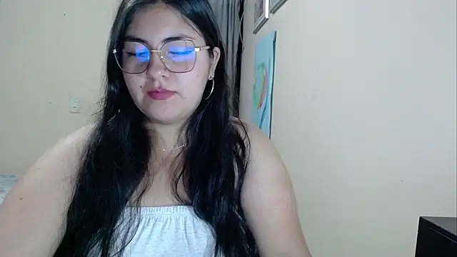 Snapshot of Alejaa_33 chatting on 07-24-26, 07:56 Alejaa 33 online show from 07-24-26, 07:56