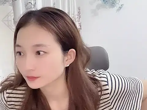 Snapshot of ZhenZhen001 chatting on 07-30-26, 01:10 ZhenZhen001 online show from 07-30-26, 01:10