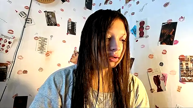 Snapshot of EvitaHibbets chatting on 07-23-26, 08:34 EvitaHibbets online show from 07-23-26, 08:34