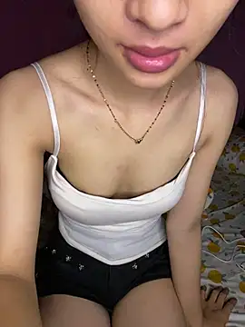 Snapshot of My-nhung chatting on 07-19-26, 02:21 My-nhung online show from 07-19-26, 02:21