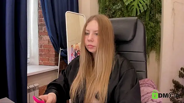 Sofi Soyer online show from 07-27-26, 03:30