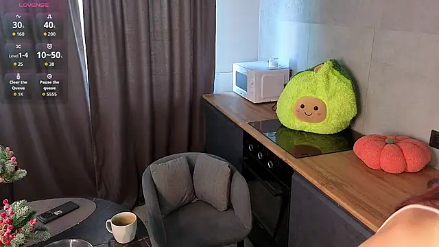 TessJobes online show from 07-24-26, 01:14