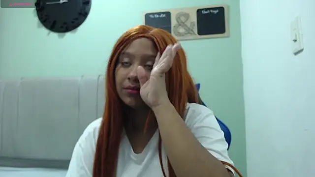 Snapshot of Kitty_summer chatting on 07-27-26, 01:07 Kitty summer online show from 07-27-26, 01:07
