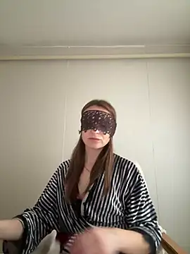 Lona-lov online show from 07-22-26, 04:32