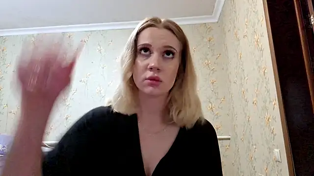 Snapshot of renna_rine chatting on 07-25-26, 04:15 renna rine online show from 07-25-26, 04:15