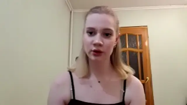 Snapshot of renna_rine chatting on 07-28-26, 03:21 renna rine online show from 07-28-26, 03:21