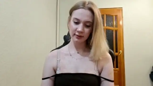 Snapshot of renna_rine chatting on 07-28-26, 04:39 renna rine online show from 07-28-26, 04:39