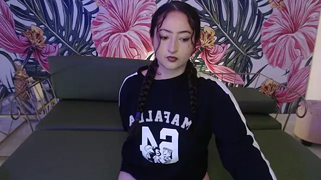 Snapshot of Rebeca_dreams chatting on 07-17-26, 08:57 Rebeca dreams online show from 07-17-26, 08:57