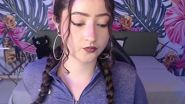 Snapshot of Rebeca_dreams chatting on 07-23-26, 08:51 Rebeca dreams online show from 07-23-26, 08:51