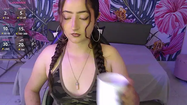 Snapshot of Rebeca_dreams chatting on 07-27-26, 09:33 Rebeca dreams online show from 07-27-26, 09:33