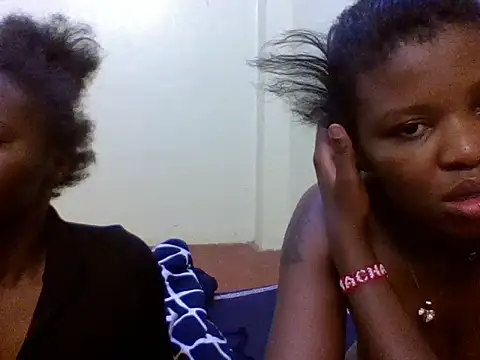 Snapshot of Lunatemptation1 chatting on 07-21-26, 02:58 Lunatemptation1 online show from 07-21-26, 02:58