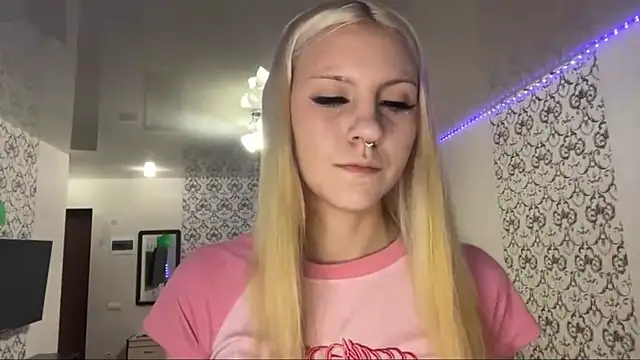 Snapshot of LanaLivee chatting on 07-23-26, 05:11 LanaLivee online show from 07-23-26, 05:11